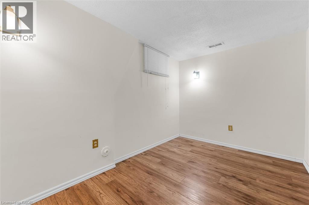 261 LIMERIDGE Road W - 24