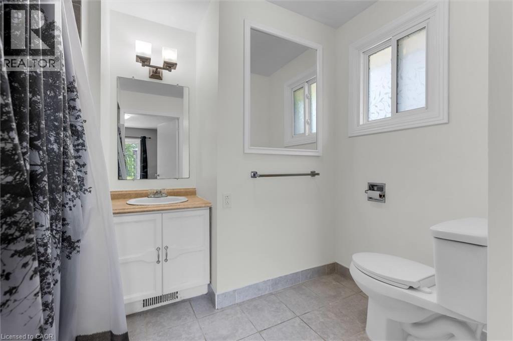 261 LIMERIDGE Road W - Image 15