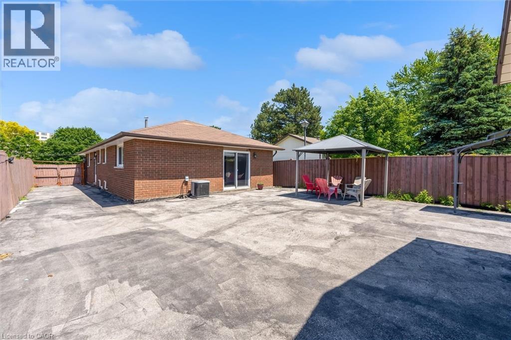 261 LIMERIDGE Road W - Image 29