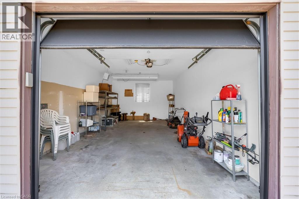 261 LIMERIDGE Road W - 31