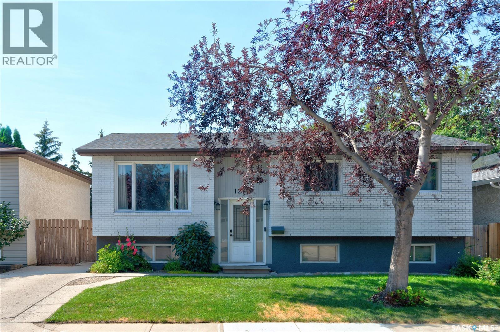 1210 Flexman CRESCENT - 1