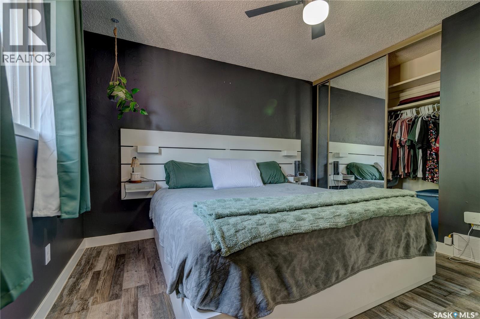 1210 Flexman CRESCENT - 10
