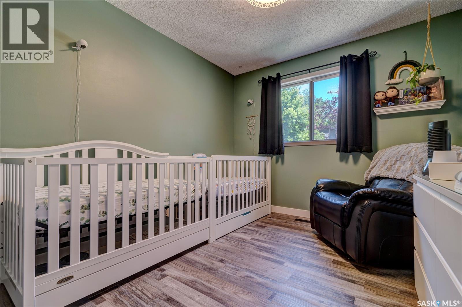 1210 Flexman CRESCENT - 12