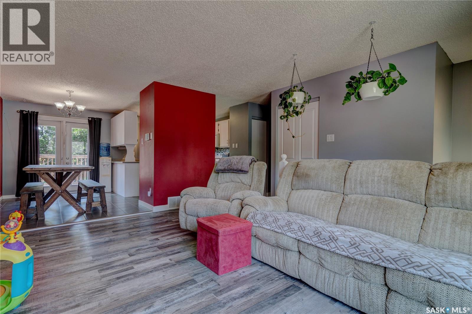 1210 Flexman CRESCENT - 5