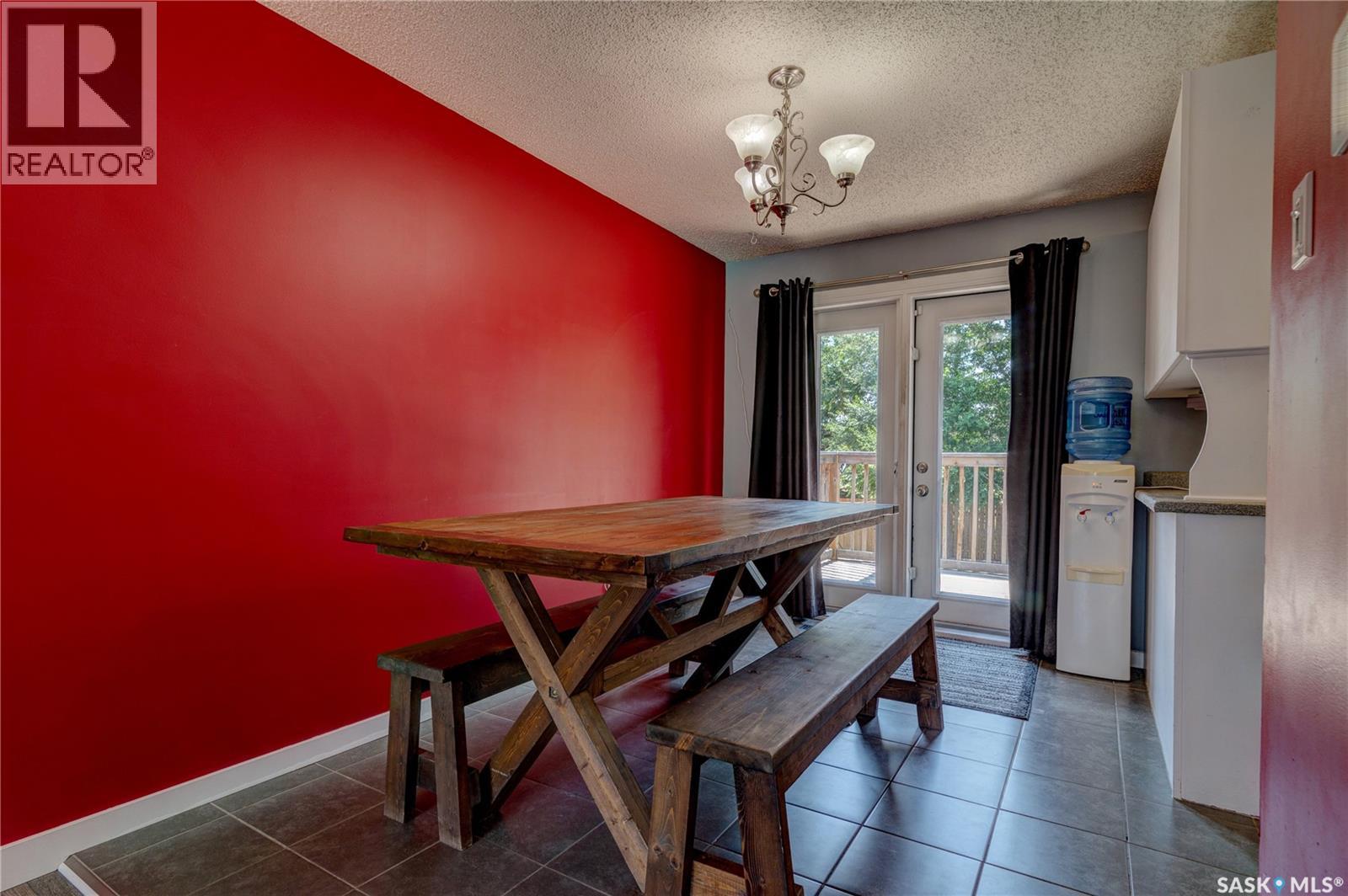 1210 Flexman CRESCENT - 6