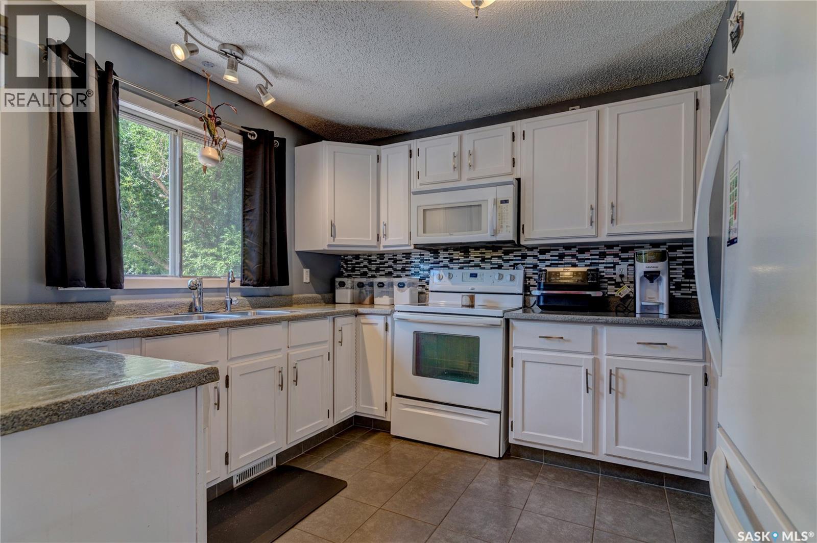 1210 Flexman CRESCENT - 8