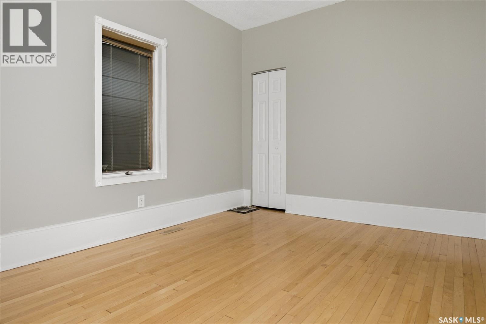 3621 dewdney AVENUE - 10