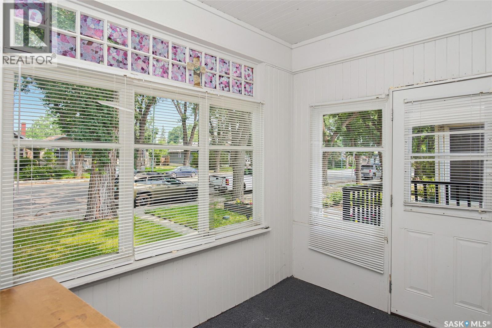 3621 dewdney AVENUE - 3