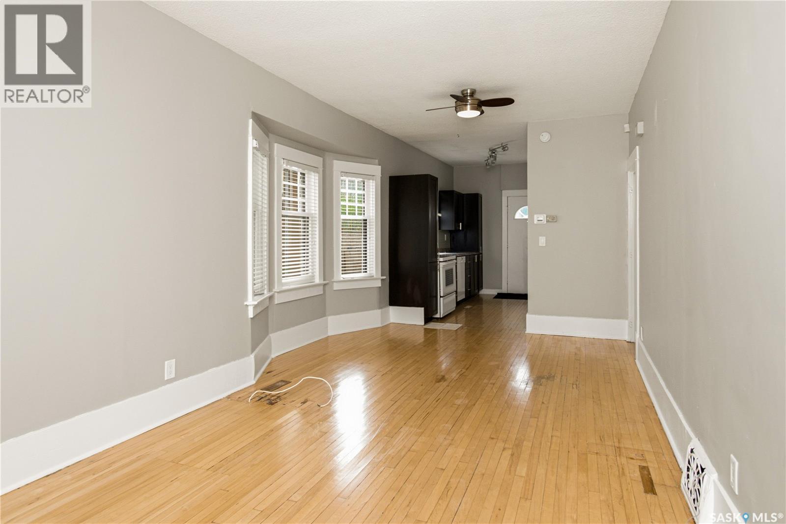 3621 dewdney AVENUE - 5