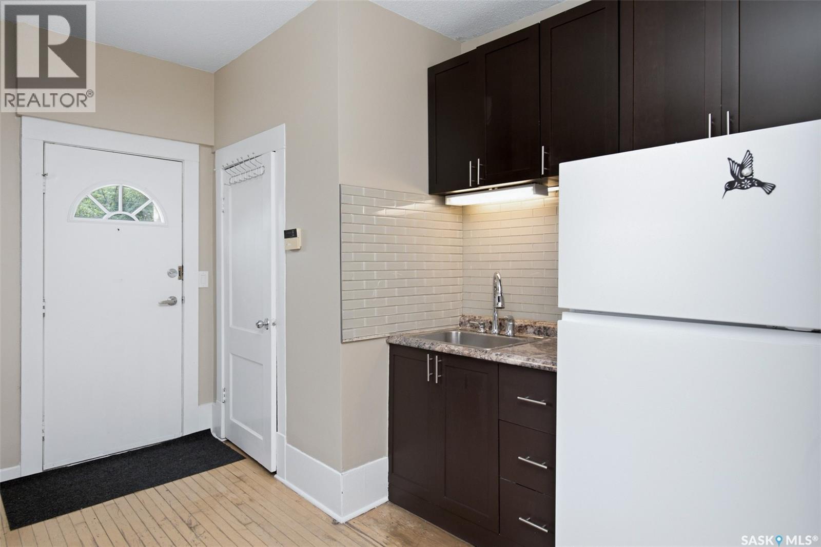 3621 dewdney AVENUE - 7