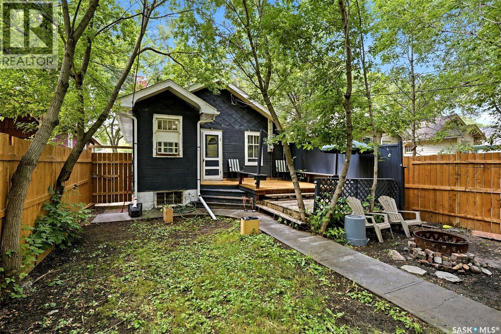 1555 Retallack STREET - 32