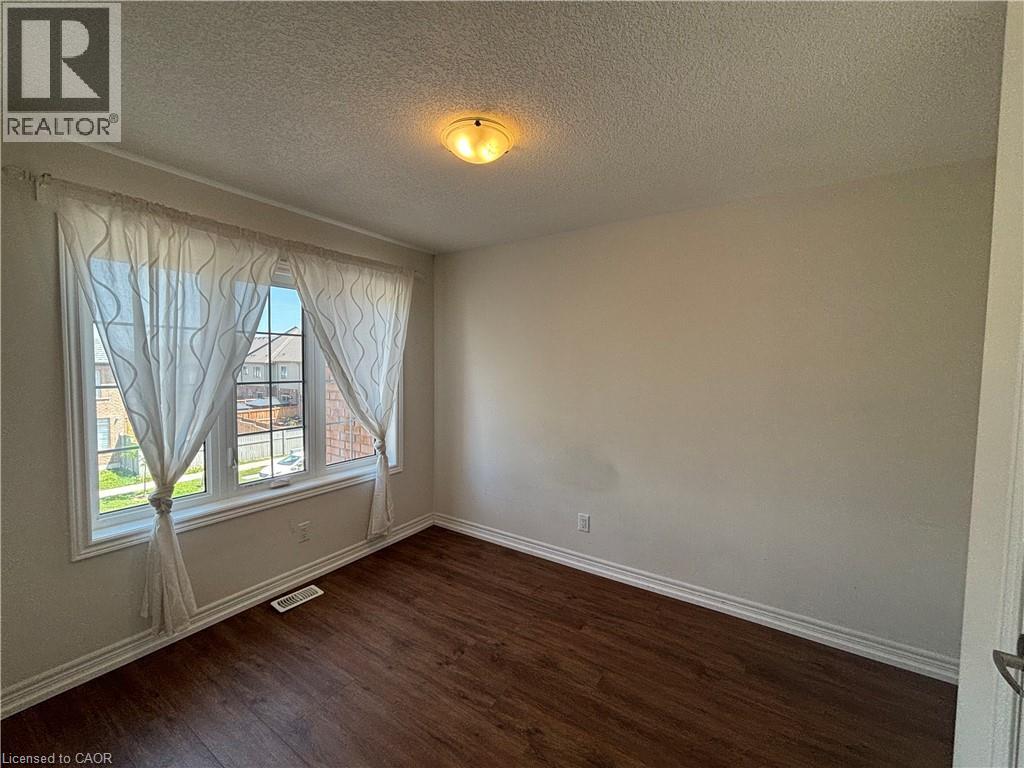 60 REISTWOOD Drive - 6