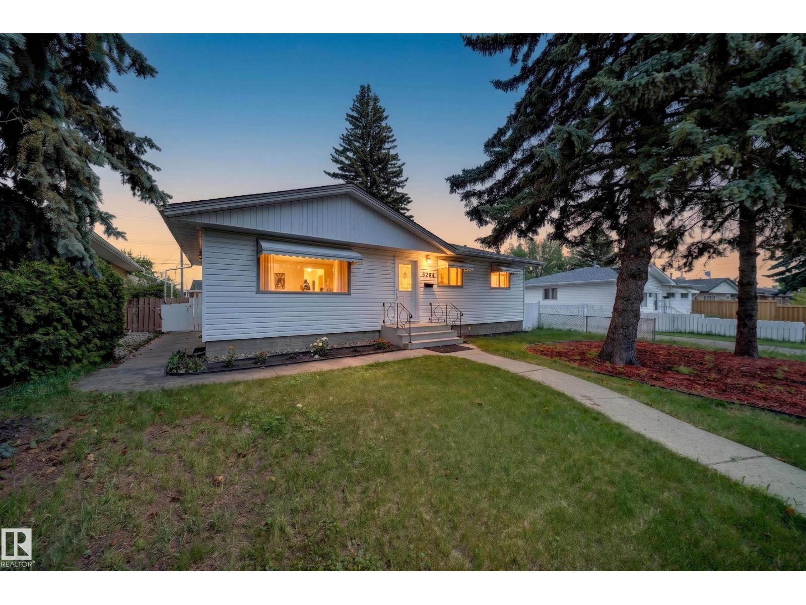 5204 97A AV NW, Ottewell, Edmonton photo 1