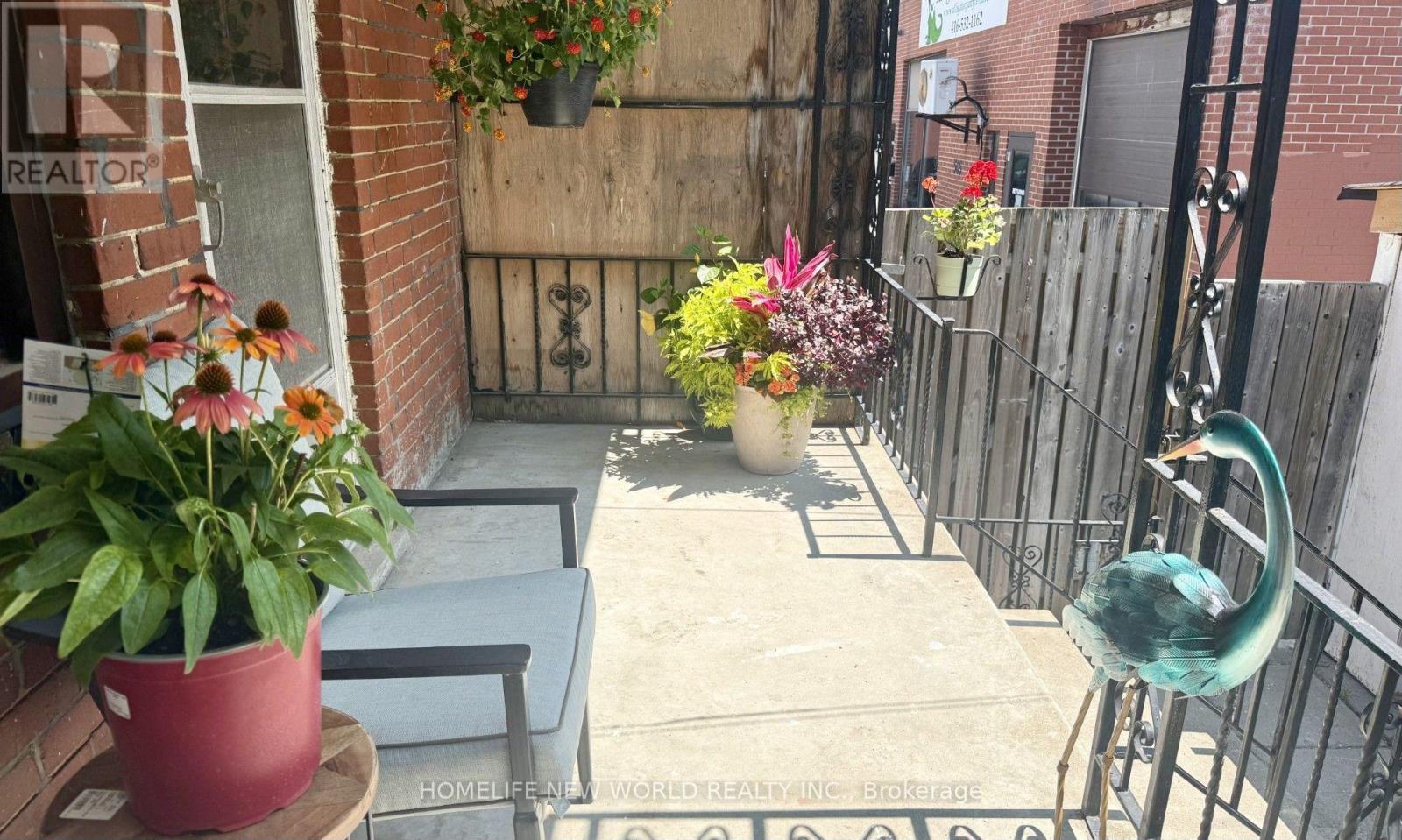 509 DUPONT STREET - Image 27