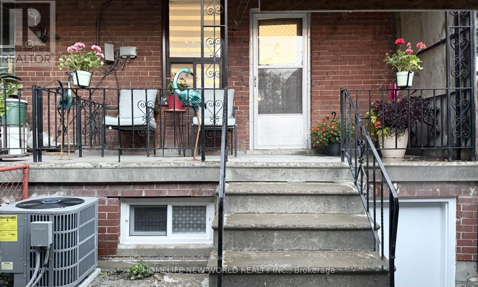 509 DUPONT STREET - Image 26
