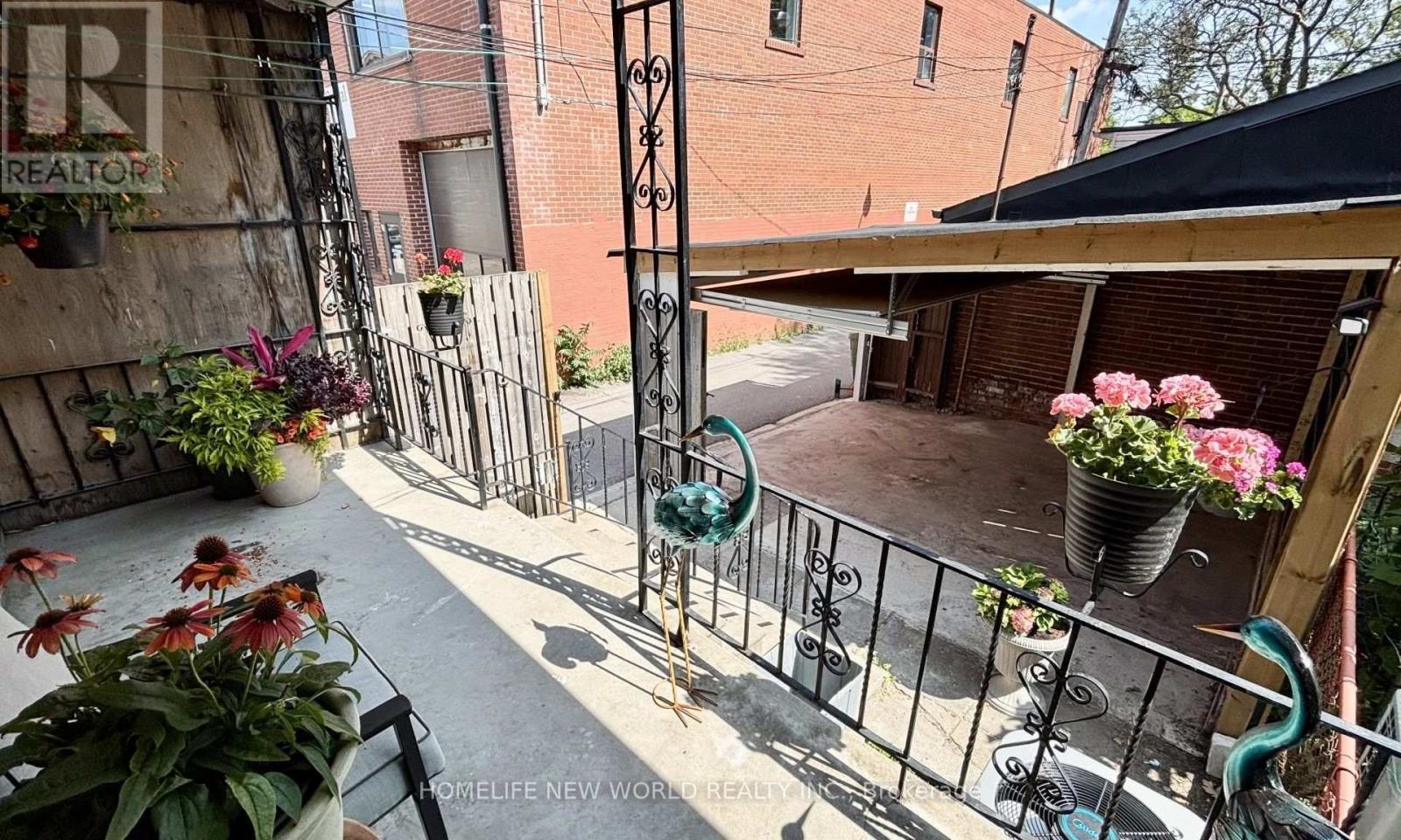 509 DUPONT STREET - Image 29