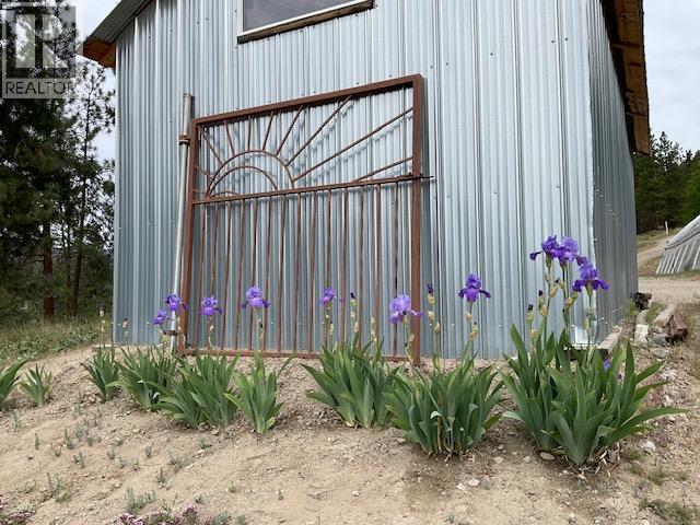 21825 Garnet Valley Road, Summerland