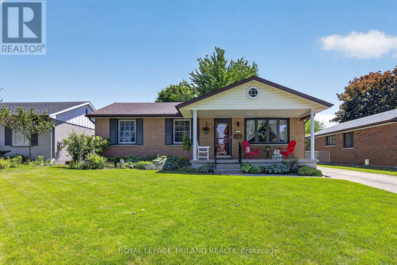 7 THOMPSON AVENUE - 2