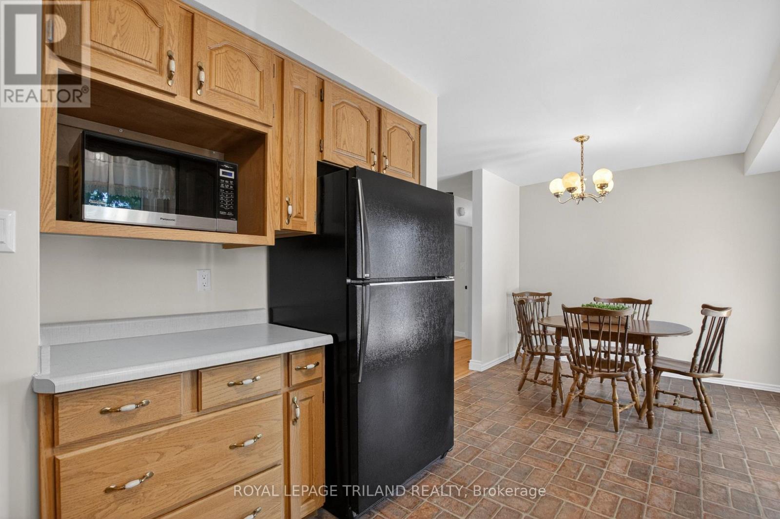 7 THOMPSON AVENUE - 17