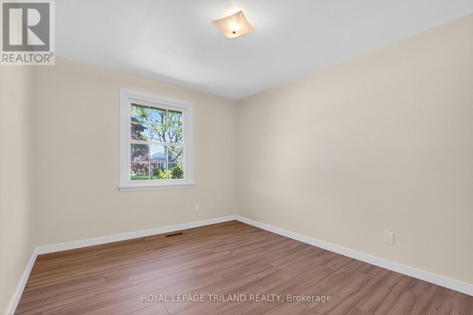 7 THOMPSON AVENUE - 19