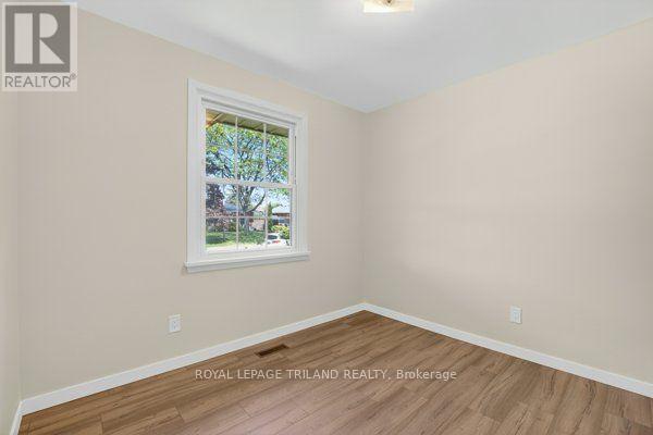 7 THOMPSON AVENUE - 18