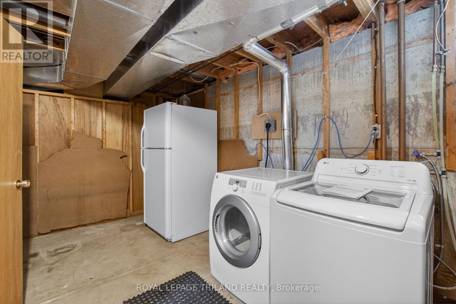 7 THOMPSON AVENUE - 31