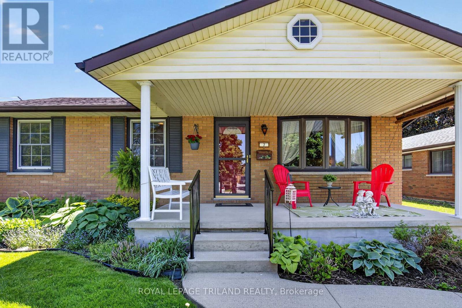7 THOMPSON AVENUE - 3