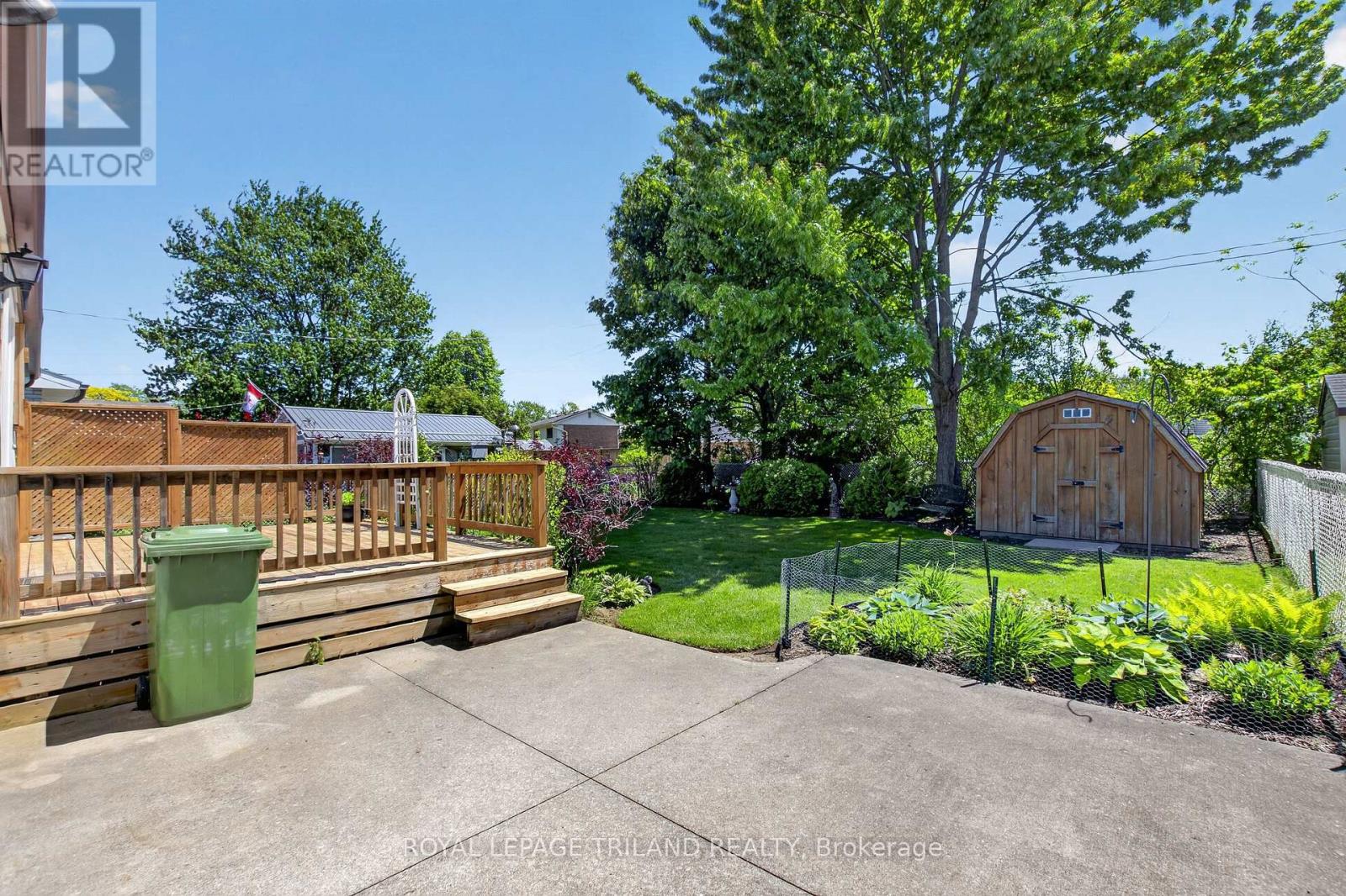 7 THOMPSON AVENUE - 37