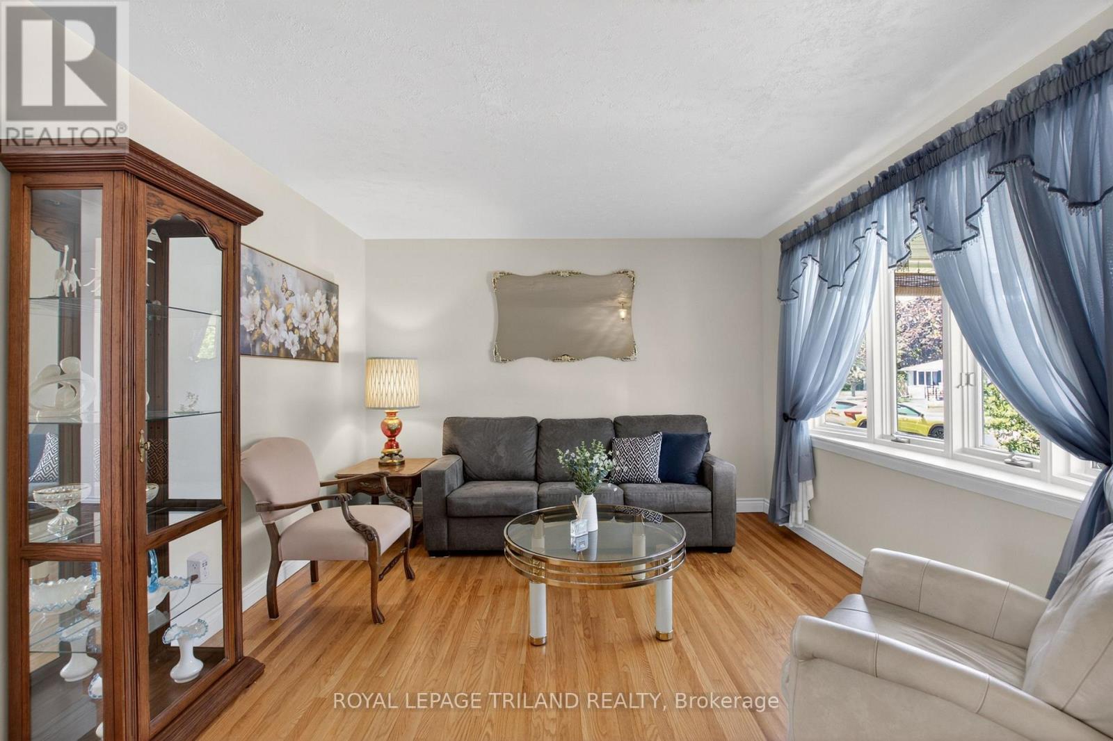 7 THOMPSON AVENUE - 6