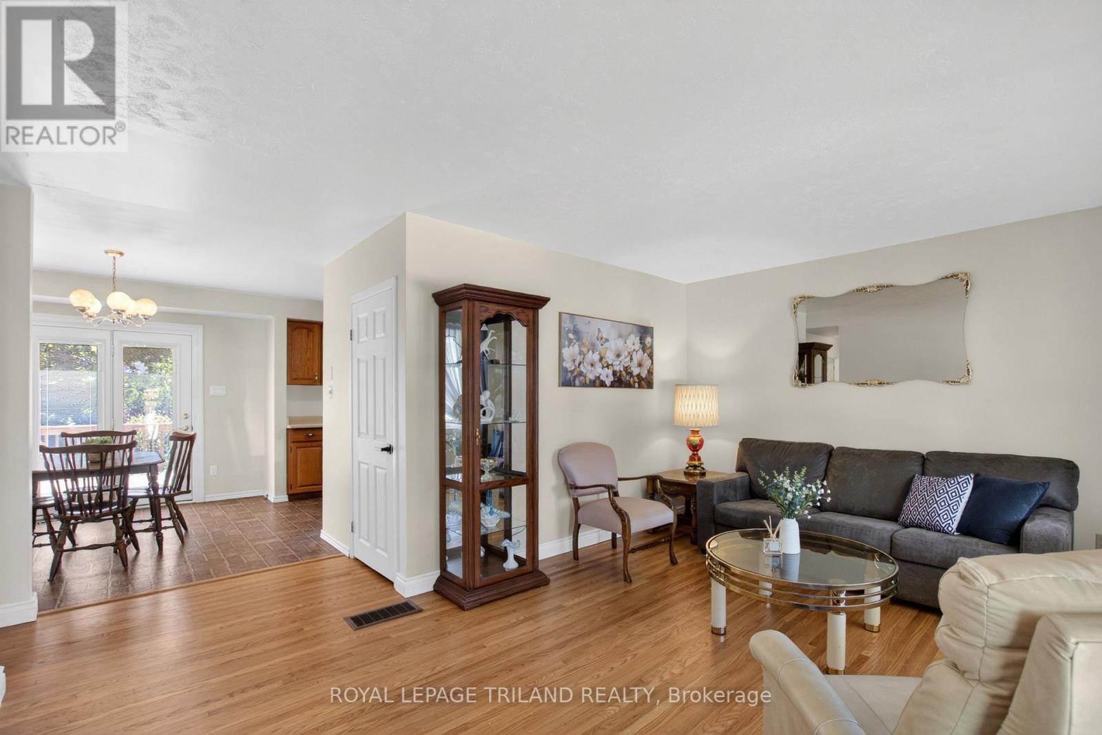 7 THOMPSON AVENUE - 8
