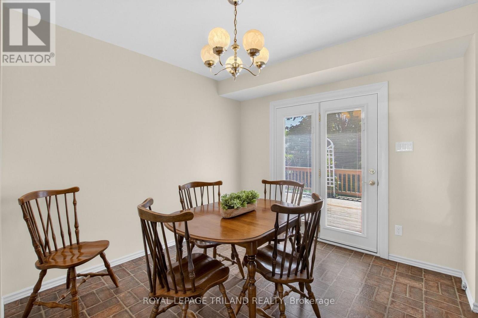 7 THOMPSON AVENUE - 9
