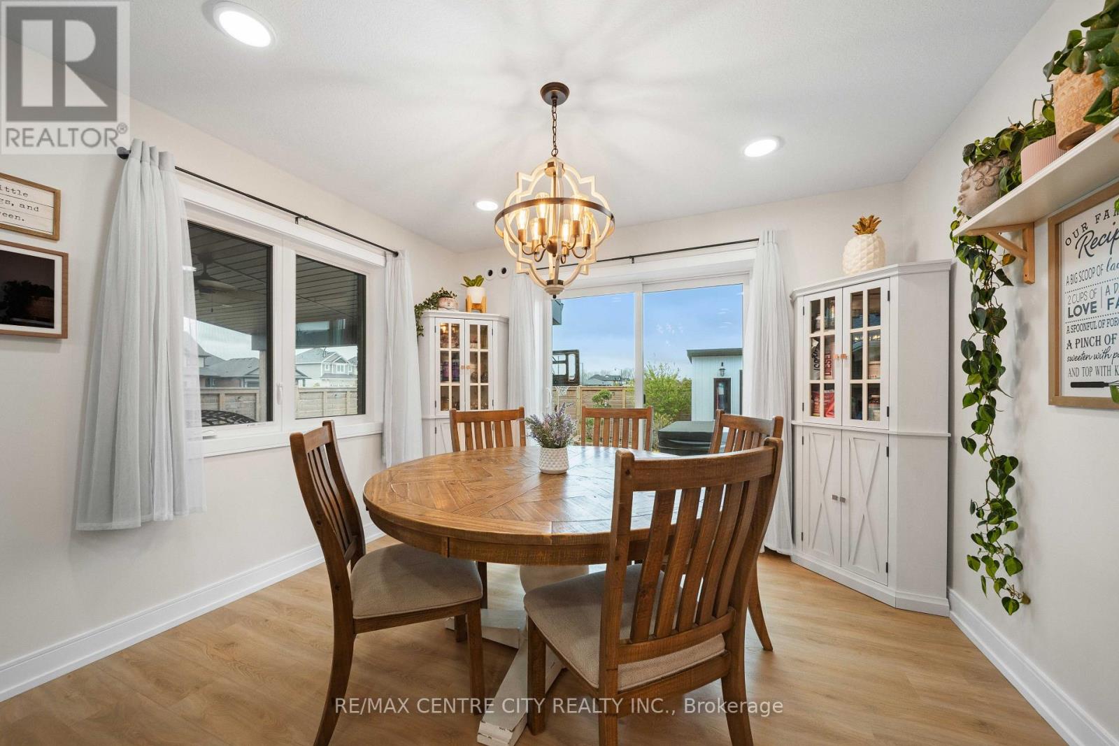 76 STYLES DRIVE - Image 11