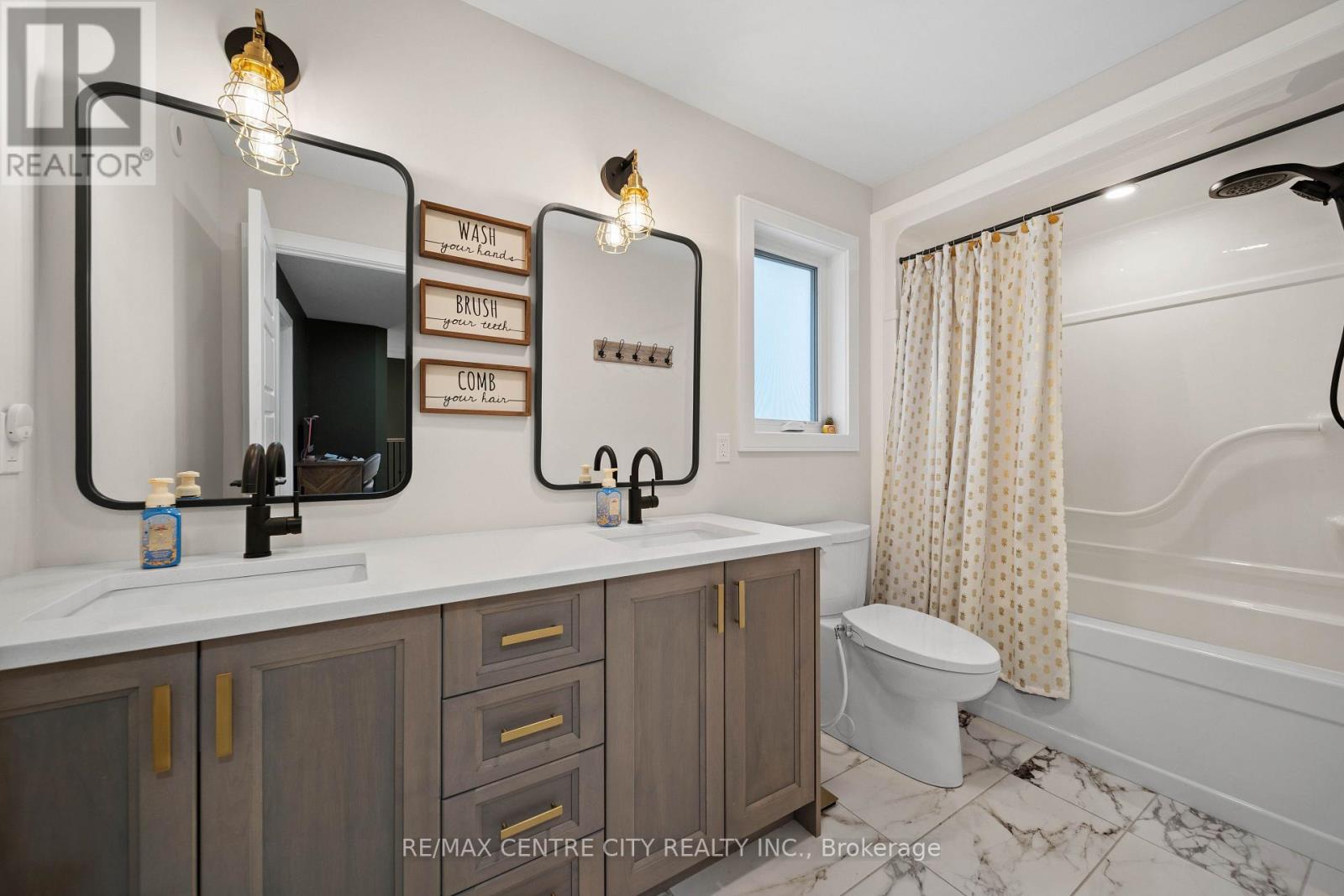 76 STYLES DRIVE - Image 25