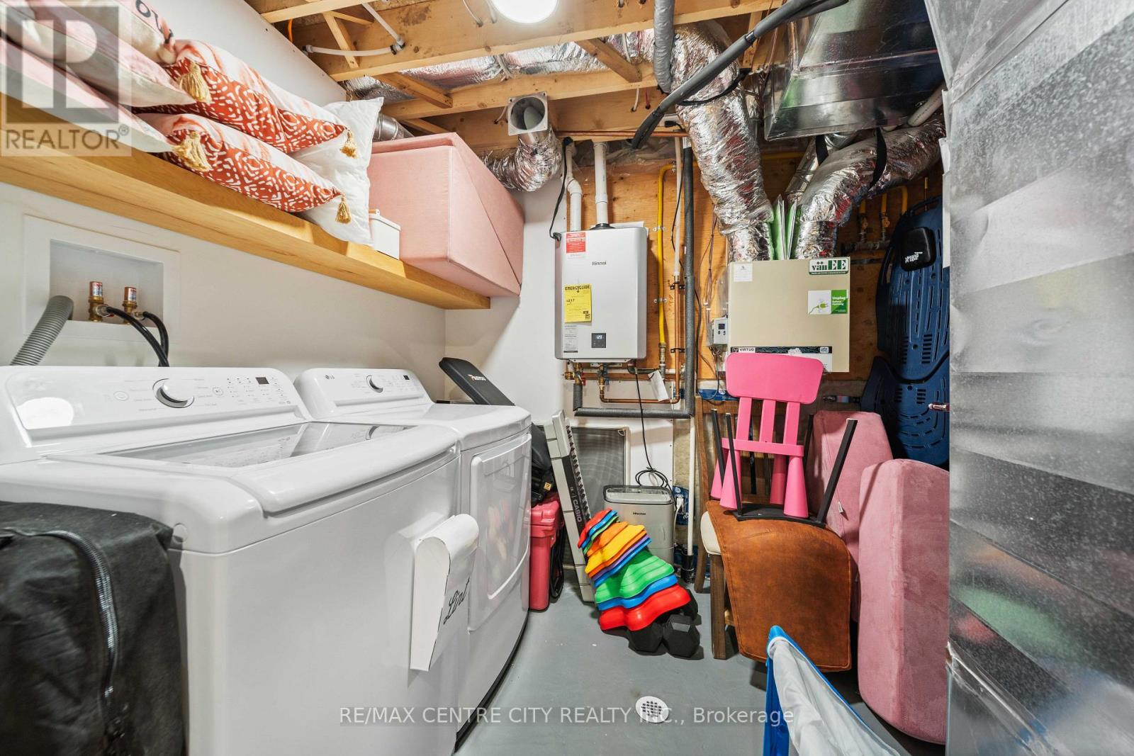 76 STYLES DRIVE - Image 34