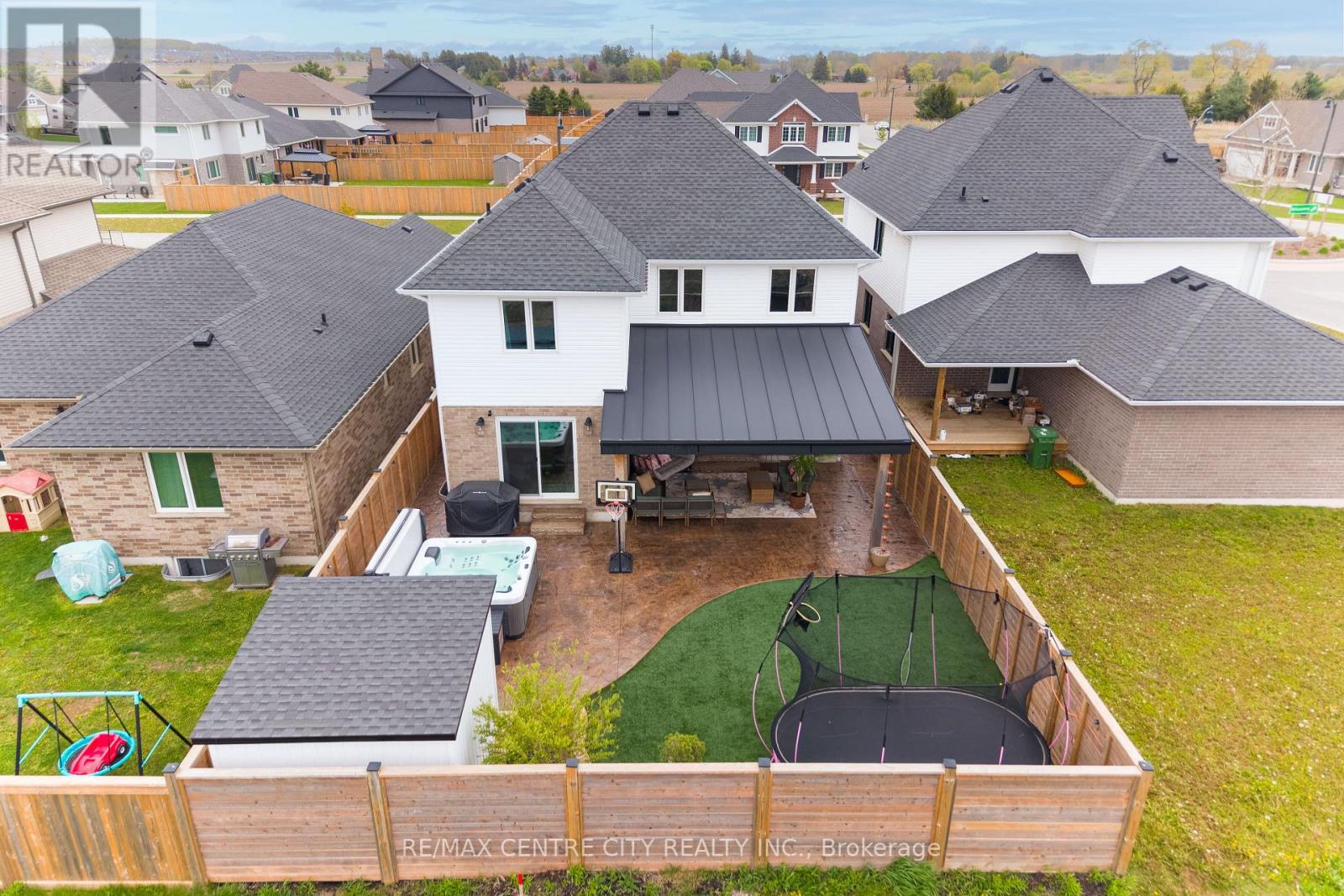 76 STYLES DRIVE - Image 35