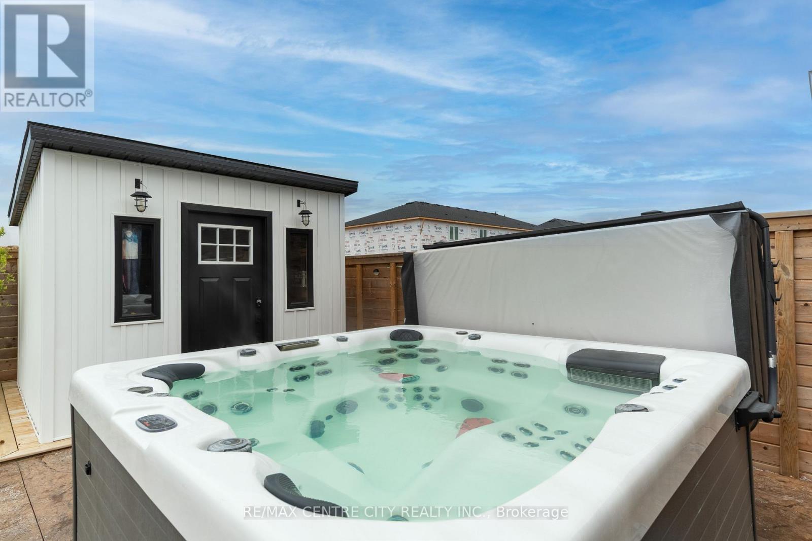 76 STYLES DRIVE - Image 39