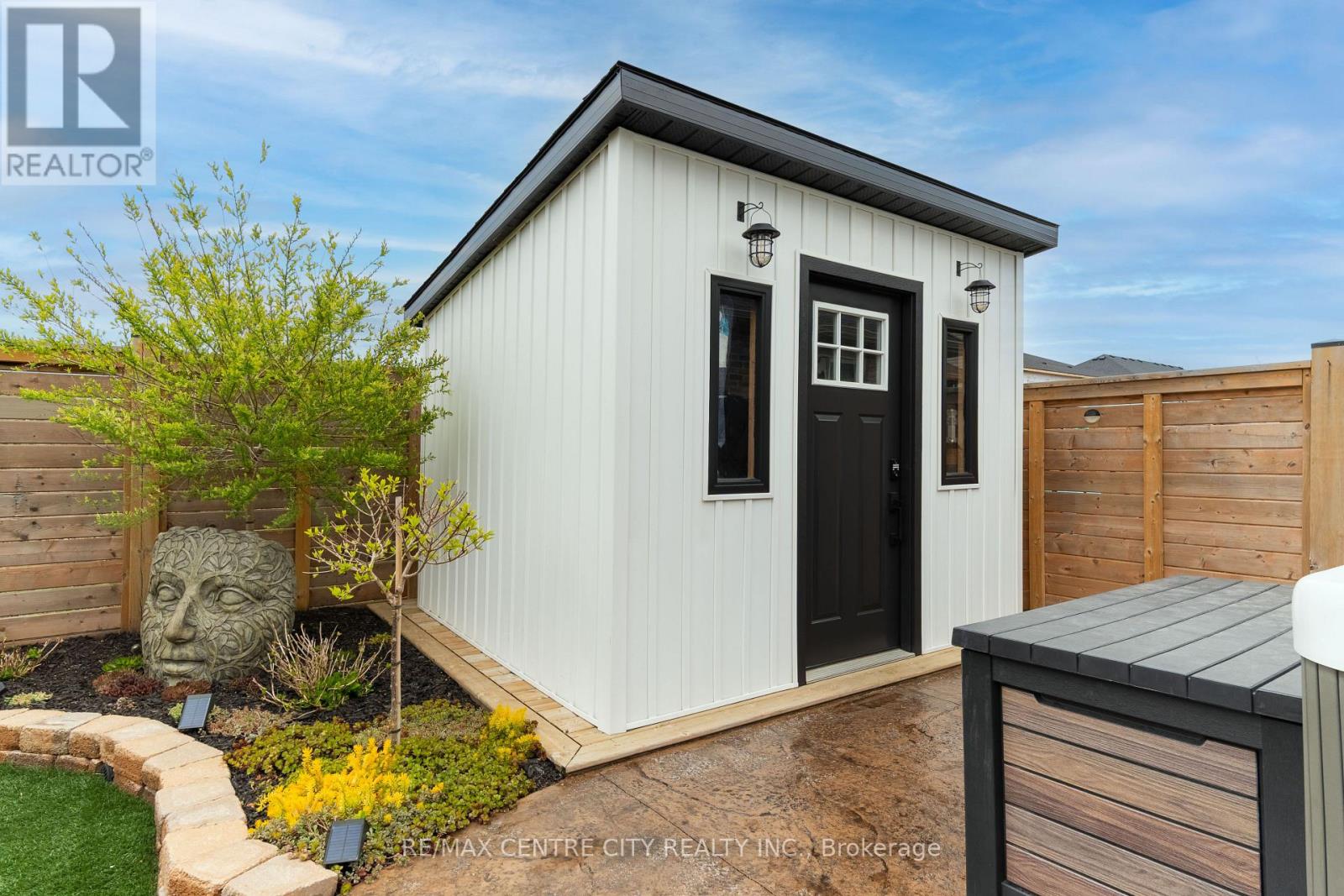 76 STYLES DRIVE - Image 40