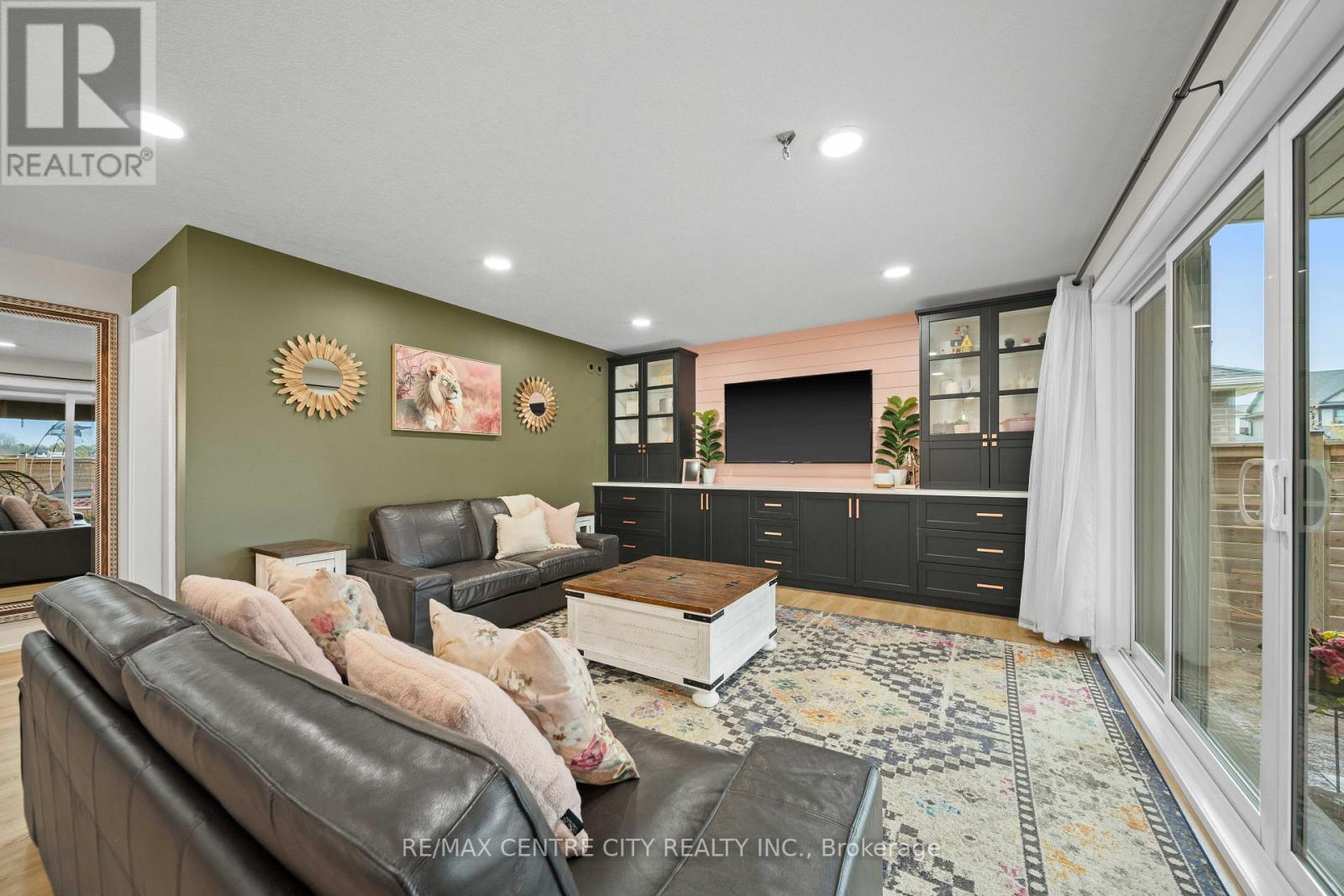 76 STYLES DRIVE - Image 6