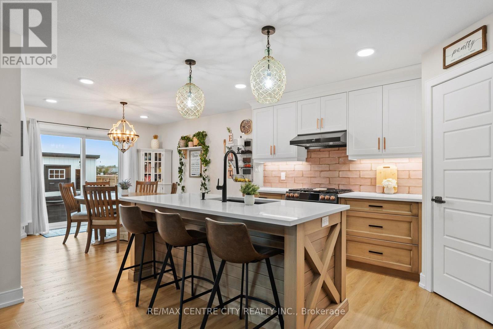 76 STYLES DRIVE - Image 7