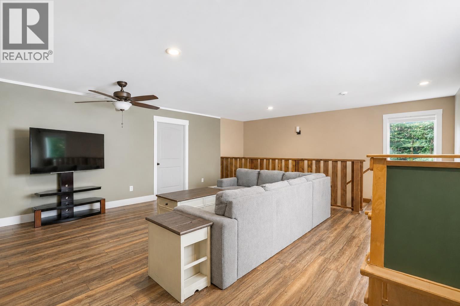 152 DEWBERRY STREET - 23