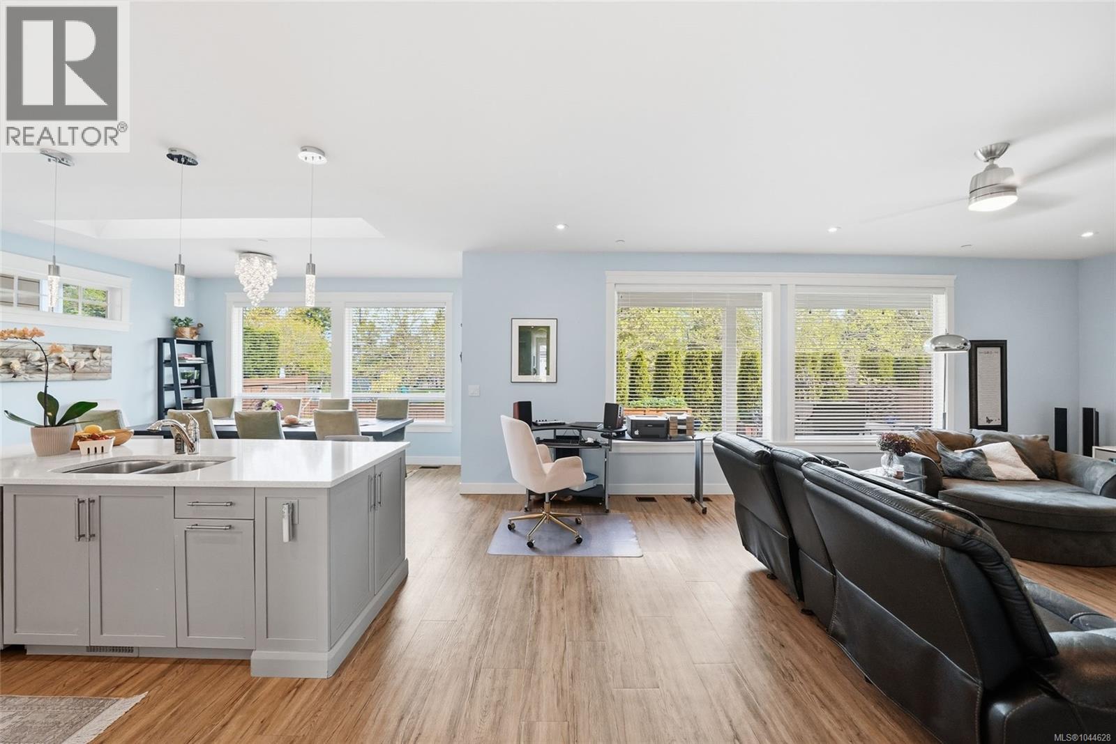 795 Parkside Cres - 20