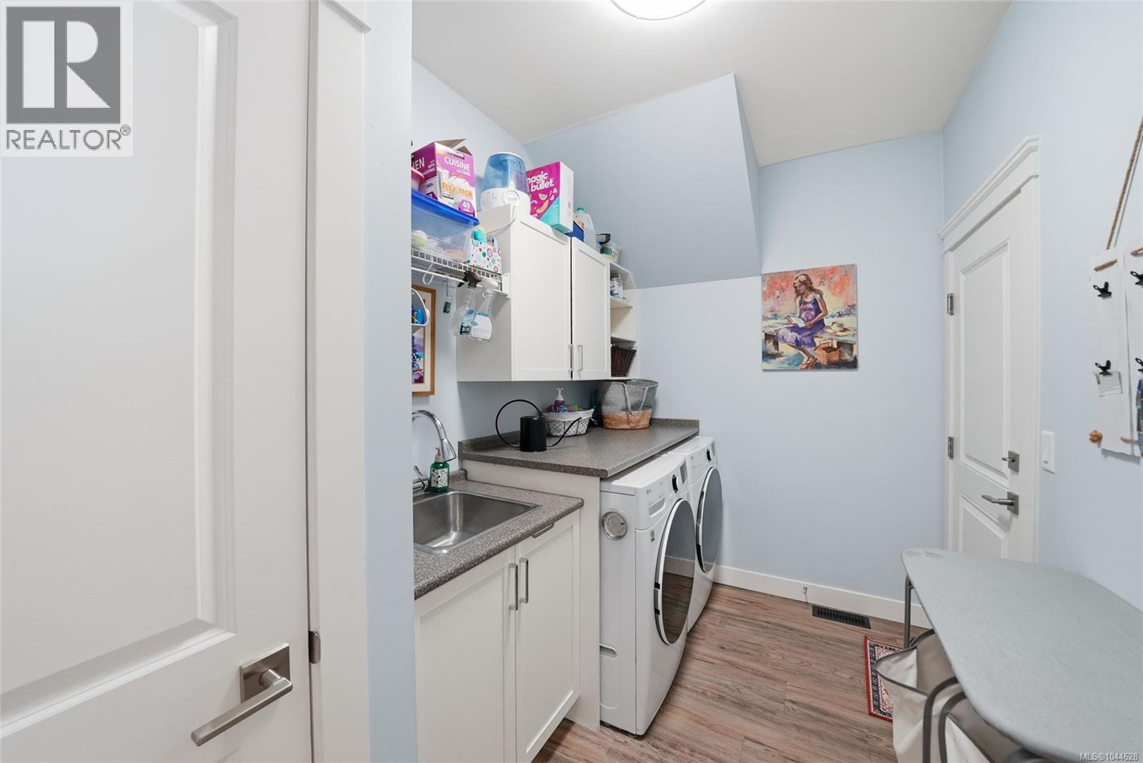 795 Parkside Cres - 30