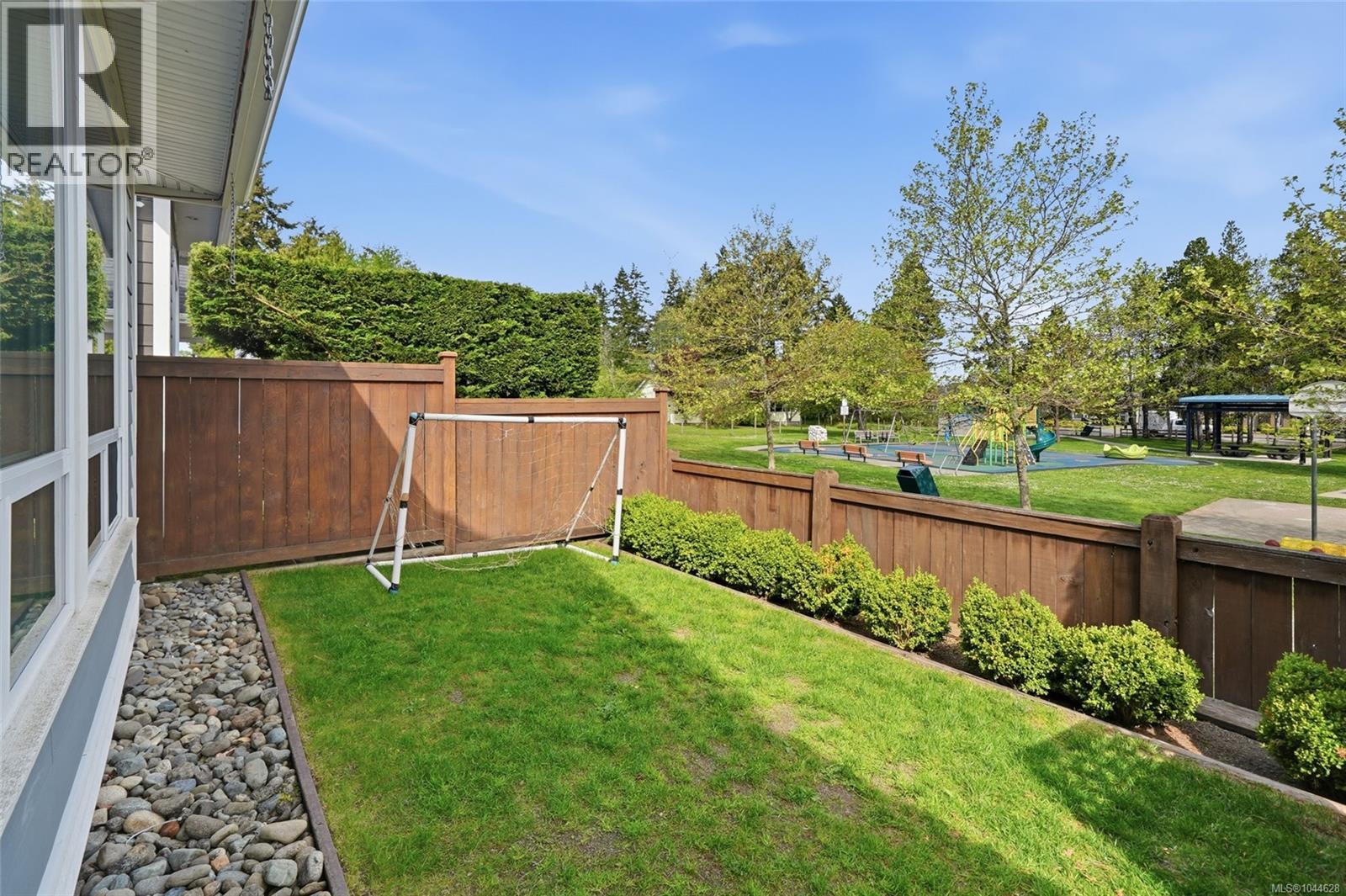 795 Parkside Cres - 49