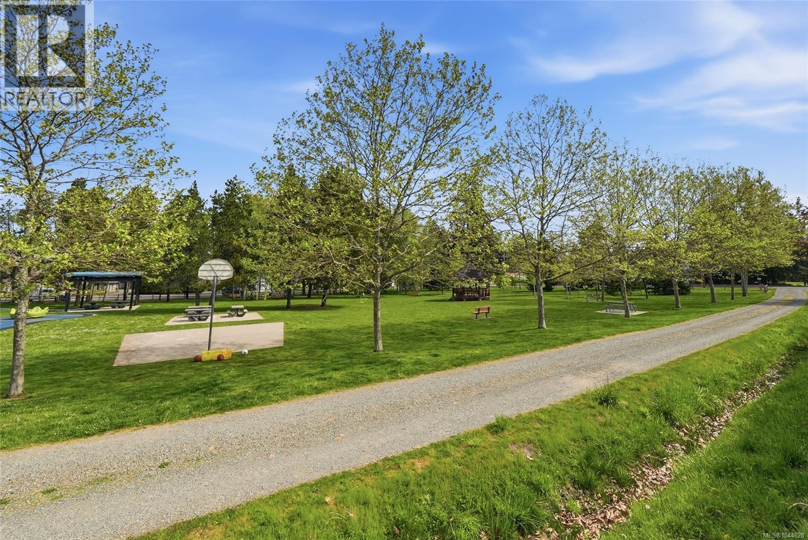 795 Parkside Cres - 51