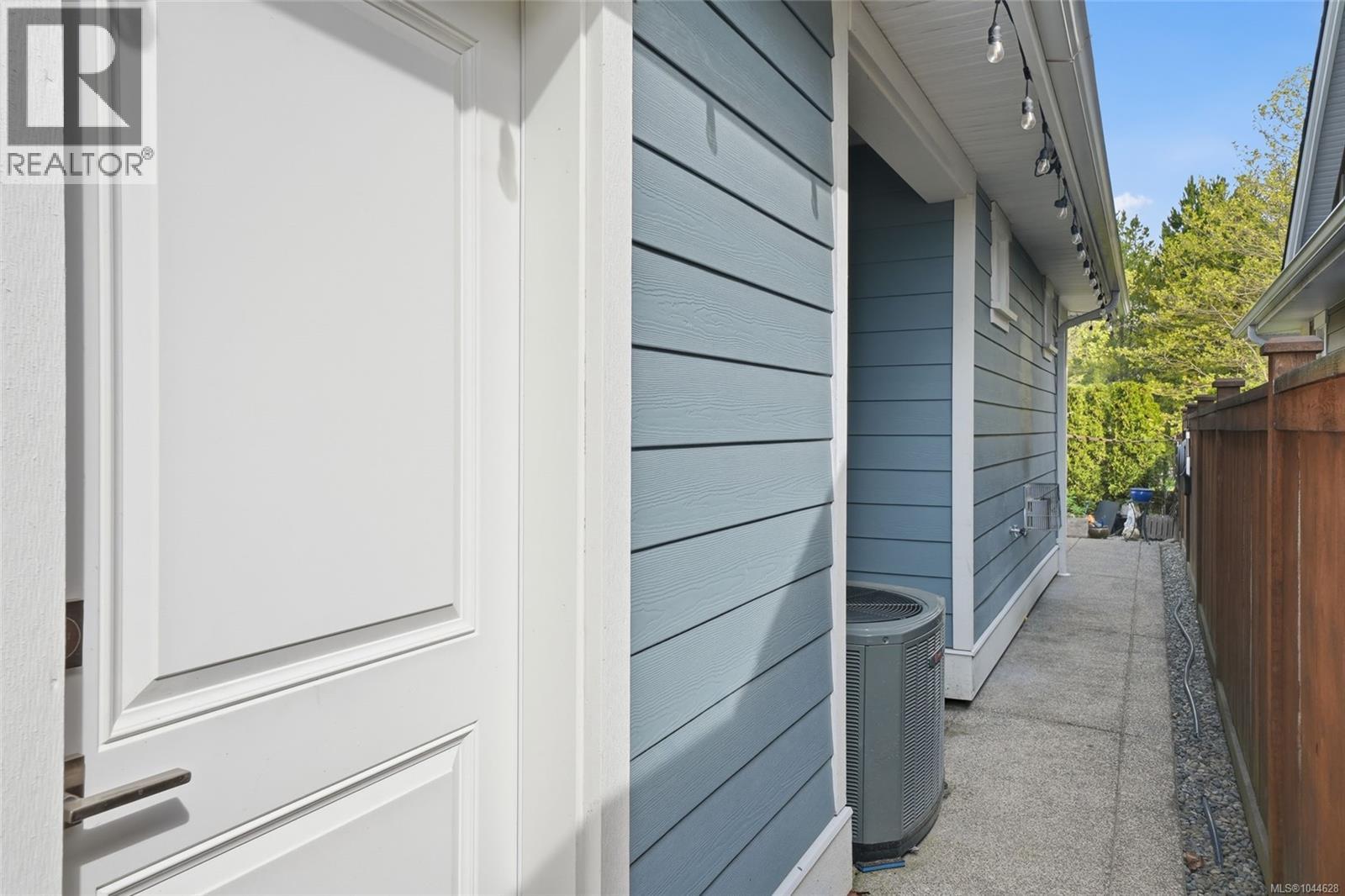 795 Parkside Cres - 54