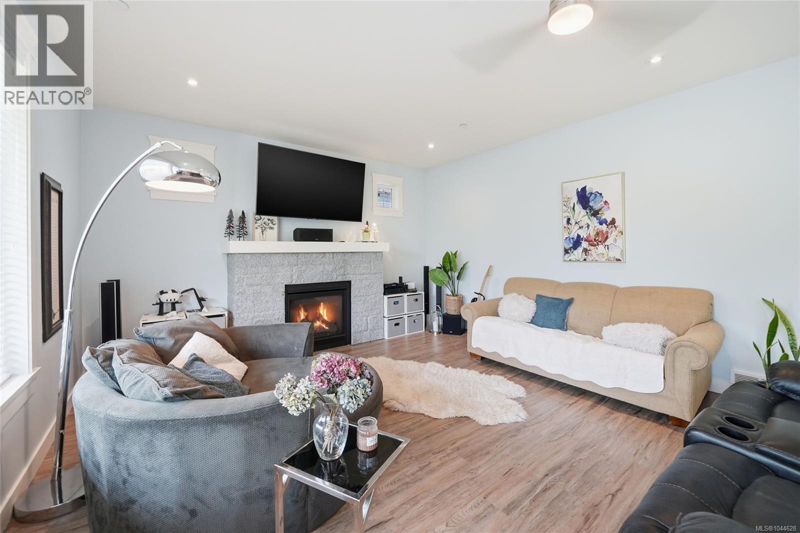 795 Parkside Cres - 8