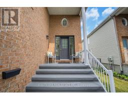 143 CASTLE GLEN CRESCENT — photo 4