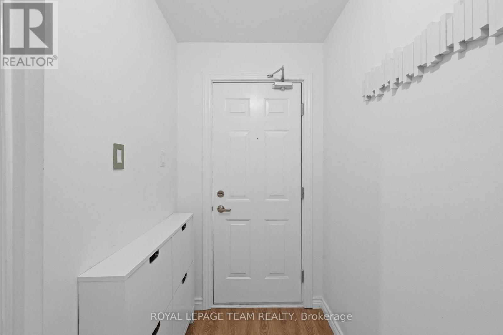 #2 313 CRESTHAVEN DRIVE - 10