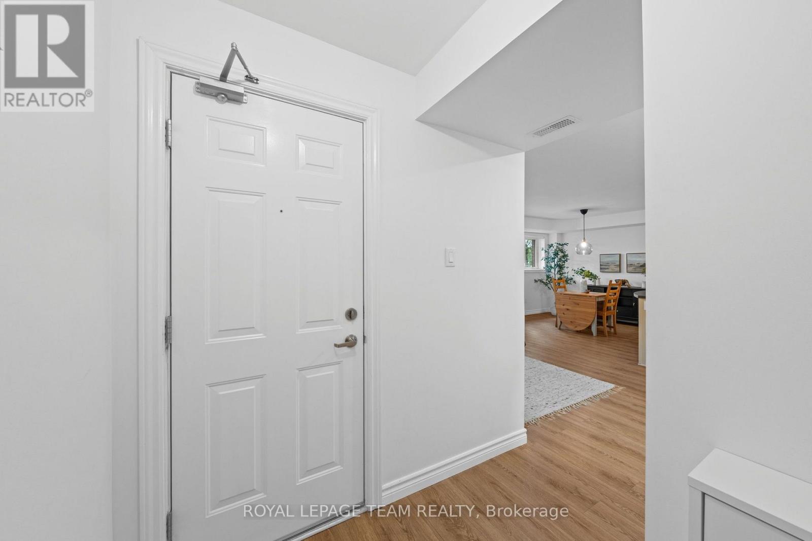 #2 313 CRESTHAVEN DRIVE - 11
