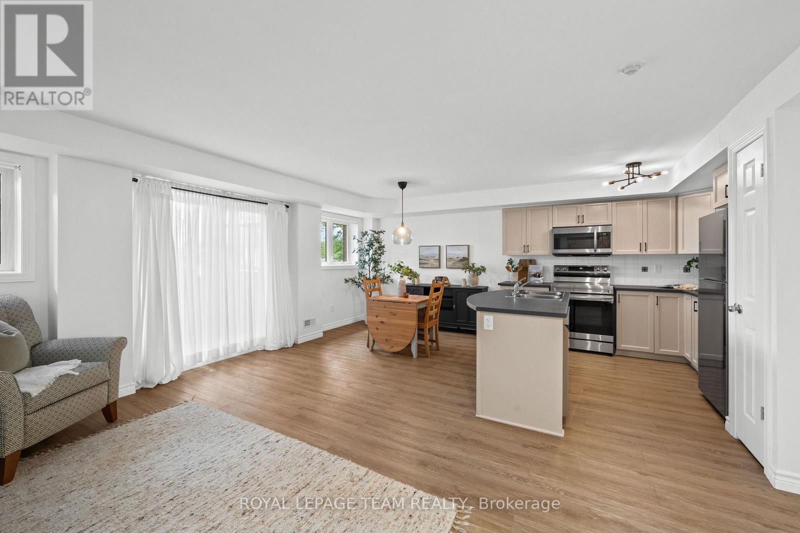 #2 313 CRESTHAVEN DRIVE - 13